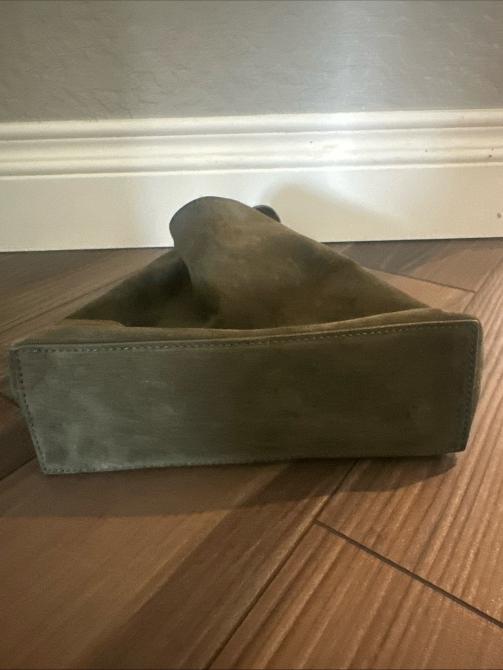 Veronica Beard
Swing Suede Top
Handle Bag - Cypress - Picture 9 of 11